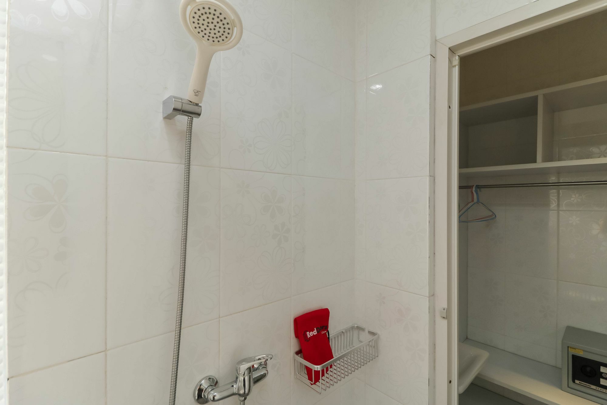 Reddoorz Near Nagoya Hill Ξενοδοχείο Batam Εξωτερικό φωτογραφία